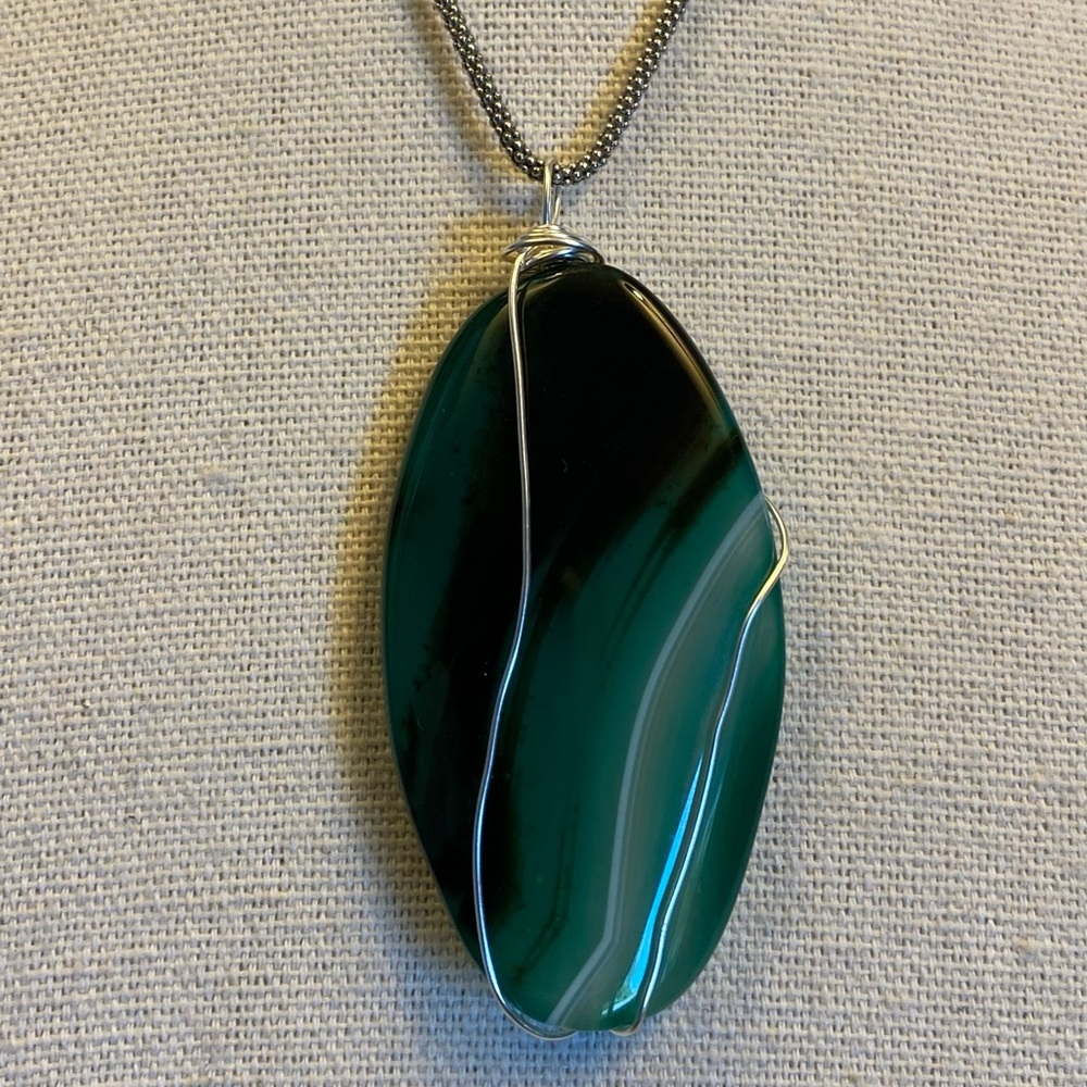 Vintage Banded Green Agate Pendant Necklace